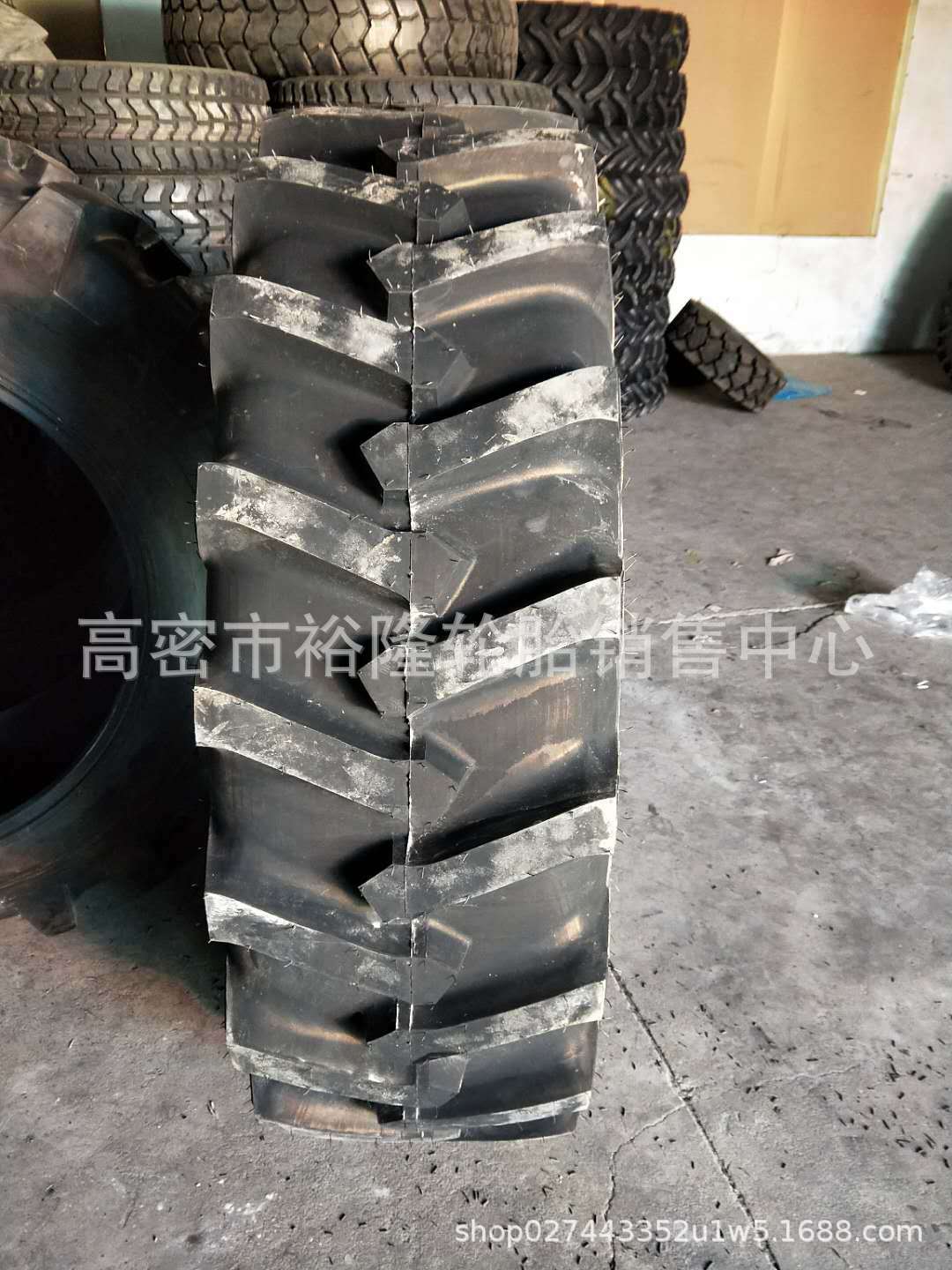 销售18.4-34 平地花大马力收割机轮胎农用人字拖拉机轮胎