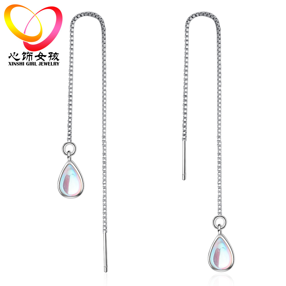 Long earrings drop-shaped with tassels