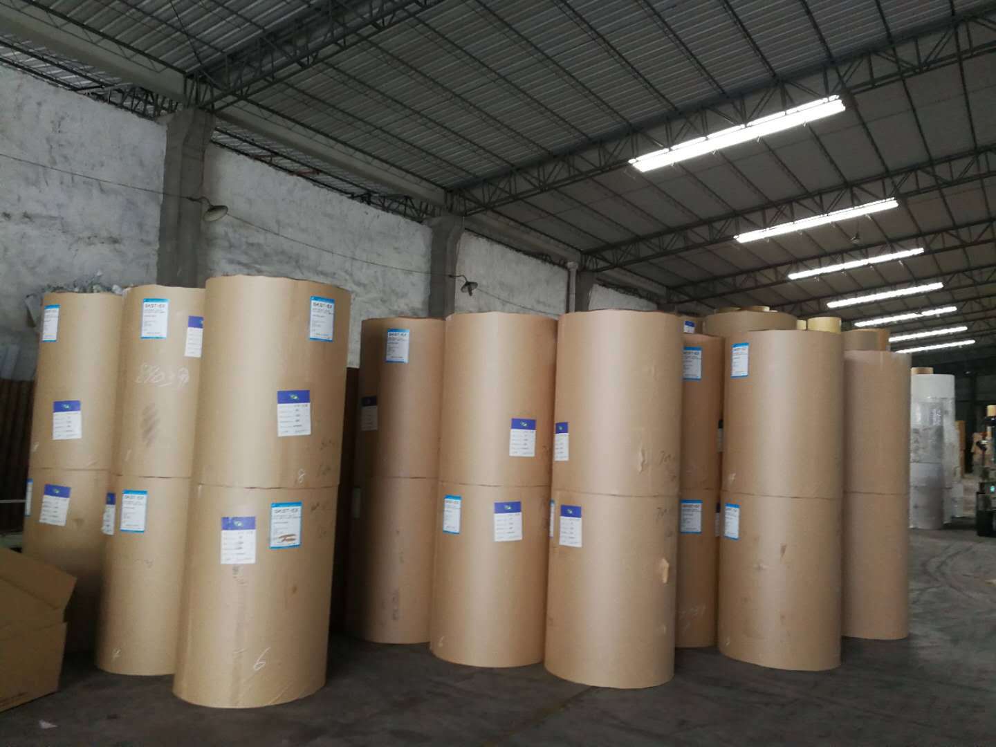 食口级白牛皮纸无荧光白牛皮纸进口双光白牛皮纸牛皮纸生产厂家