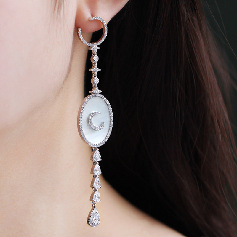 Européen Et Américain Célèbre Star Lune Shell Boucles D'oreilles Long Gland Goutte D'eau C En Forme De Conception Personnalisé Creative Doux Boucles D'oreilles Acier Aiguille display picture 3