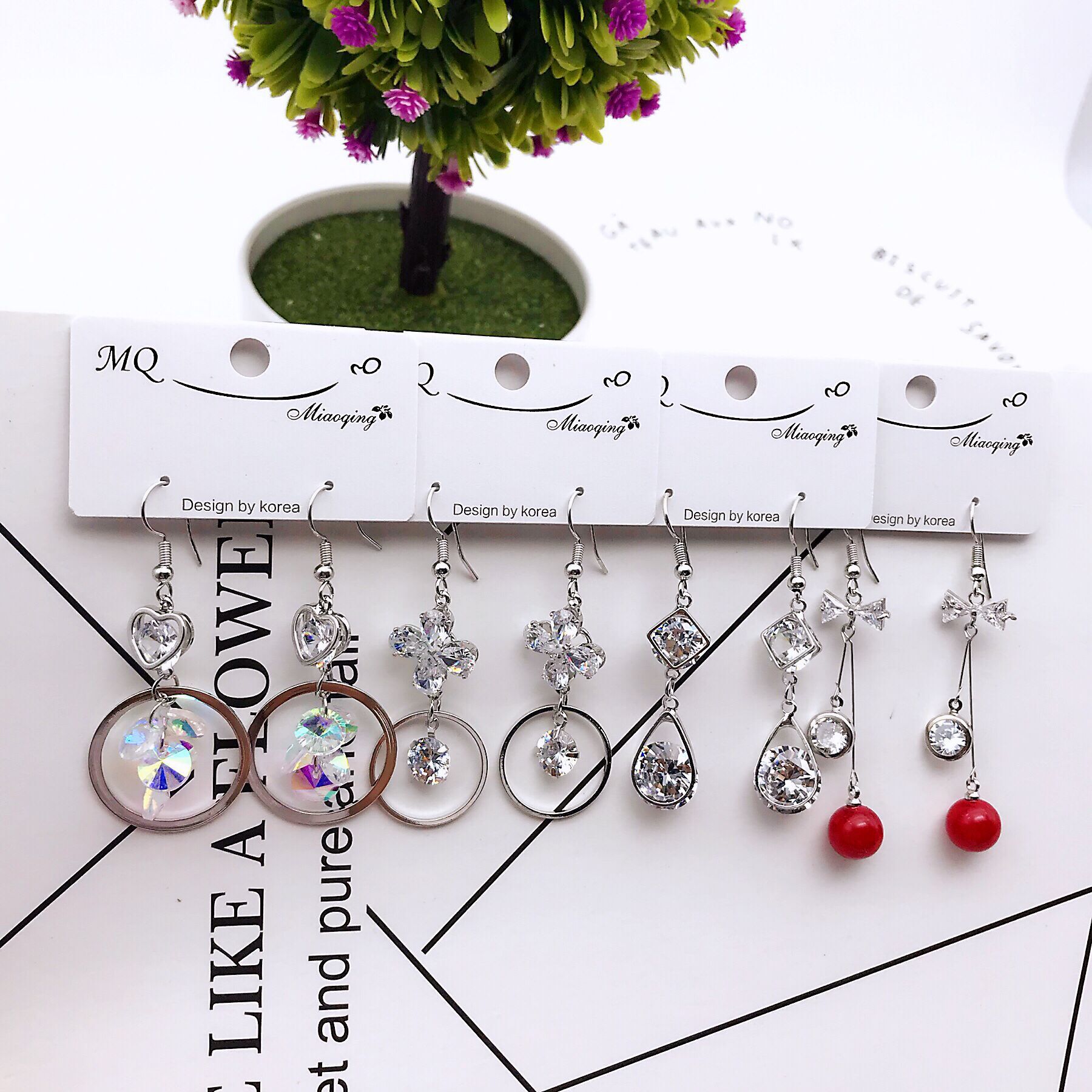 new pattern Selling temperament cool and refreshing Generous have more cash than can be accounted for zircon Twinkle Anti allergy Earrings Ear jewelry wholesale