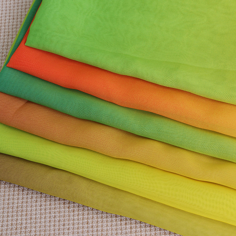 Fabricantes de primavera y verano de tela de chiffón impresión gradiente de posicionamiento impresión tela de moda de baile tela de ropa