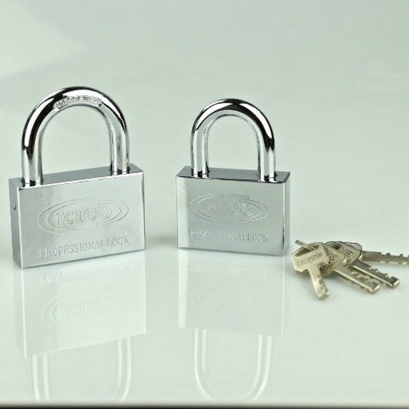 2443768038_2012691412