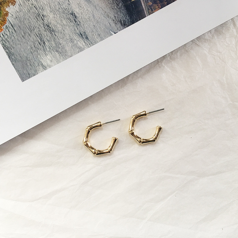 Simple Big Circle C-shaped Bamboo Earrings display picture 10