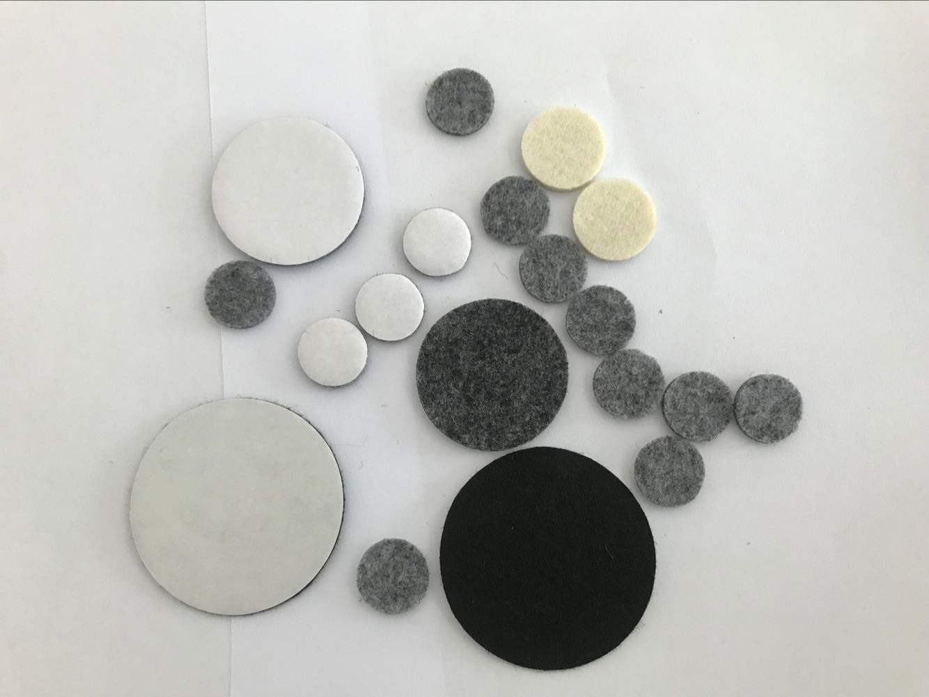 直销毛毡垫 羊毛毡垫片各种形状 可贴背胶 双面胶 家具垫 玻璃垫