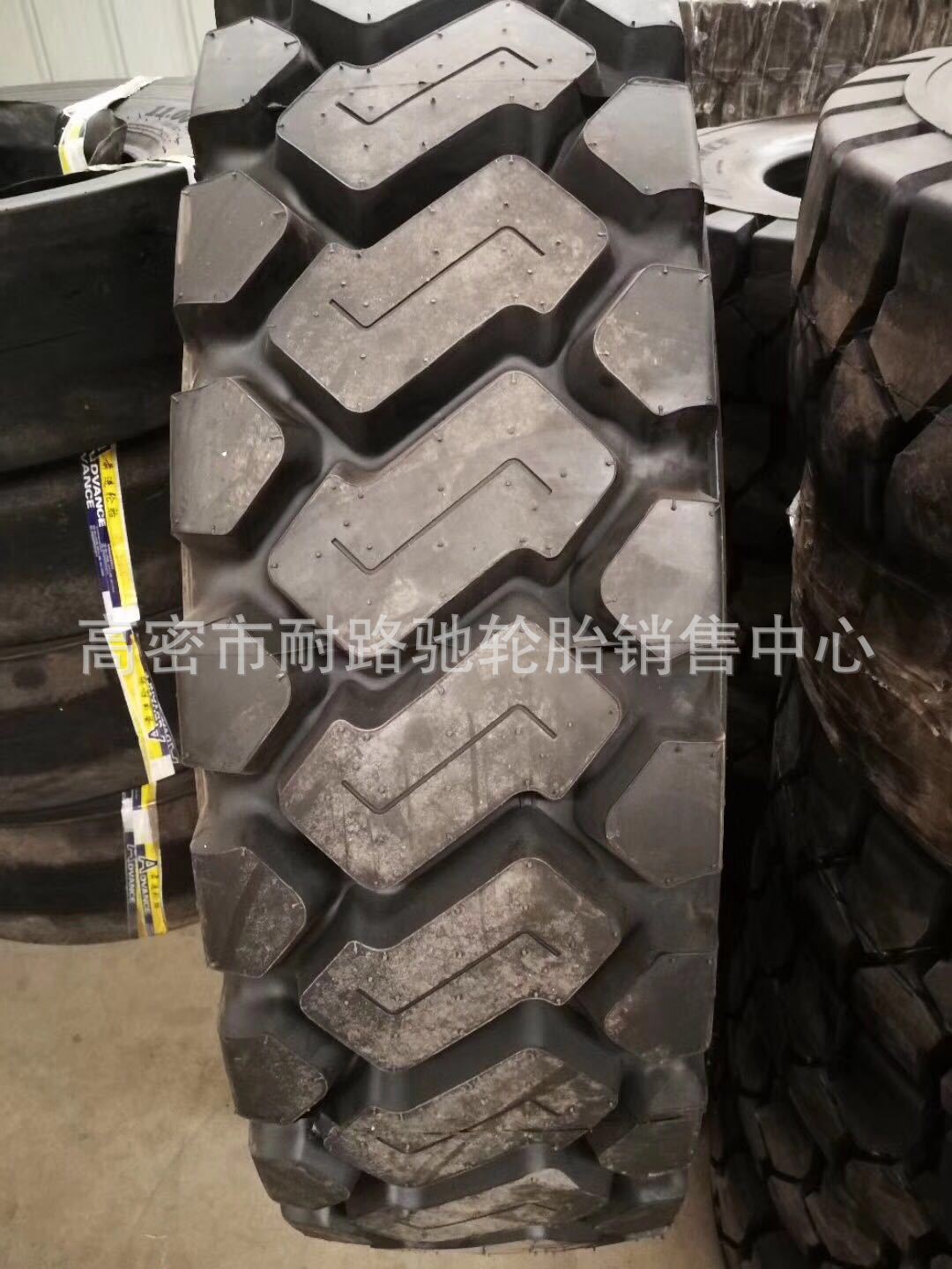 矿山宽体自卸车轮胎1400R25 1300R25 NHS全钢子午线钢丝轮胎