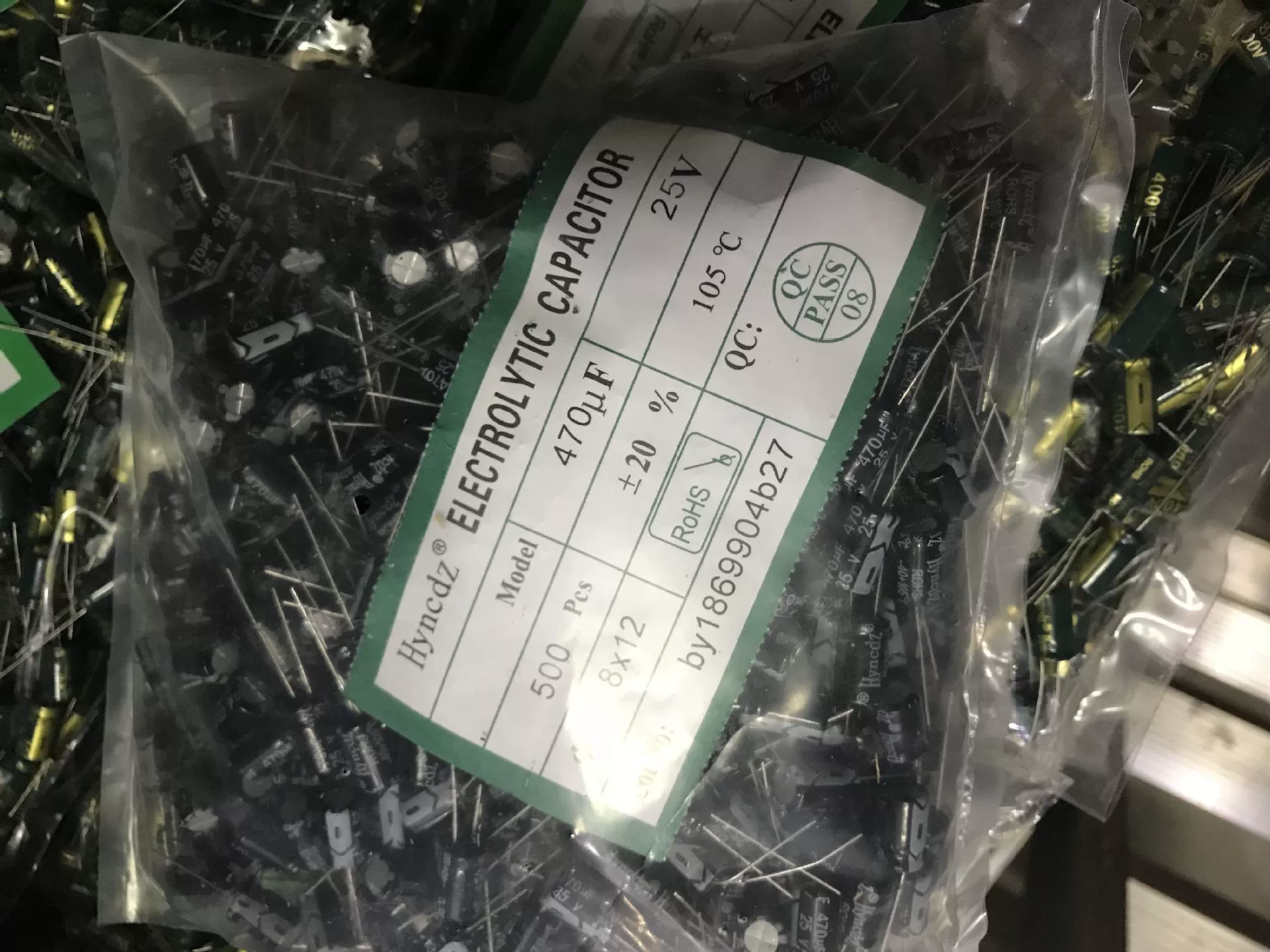 Поставка алюминиевой электролитической емкости Hyncdz 35V470UF
