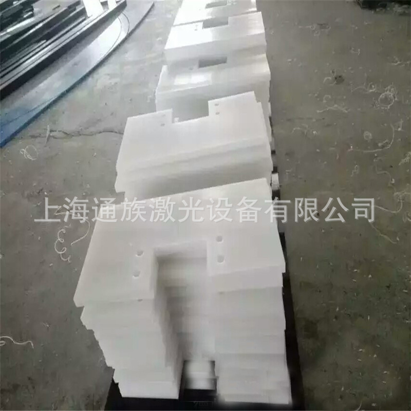 3578138097_1018936987