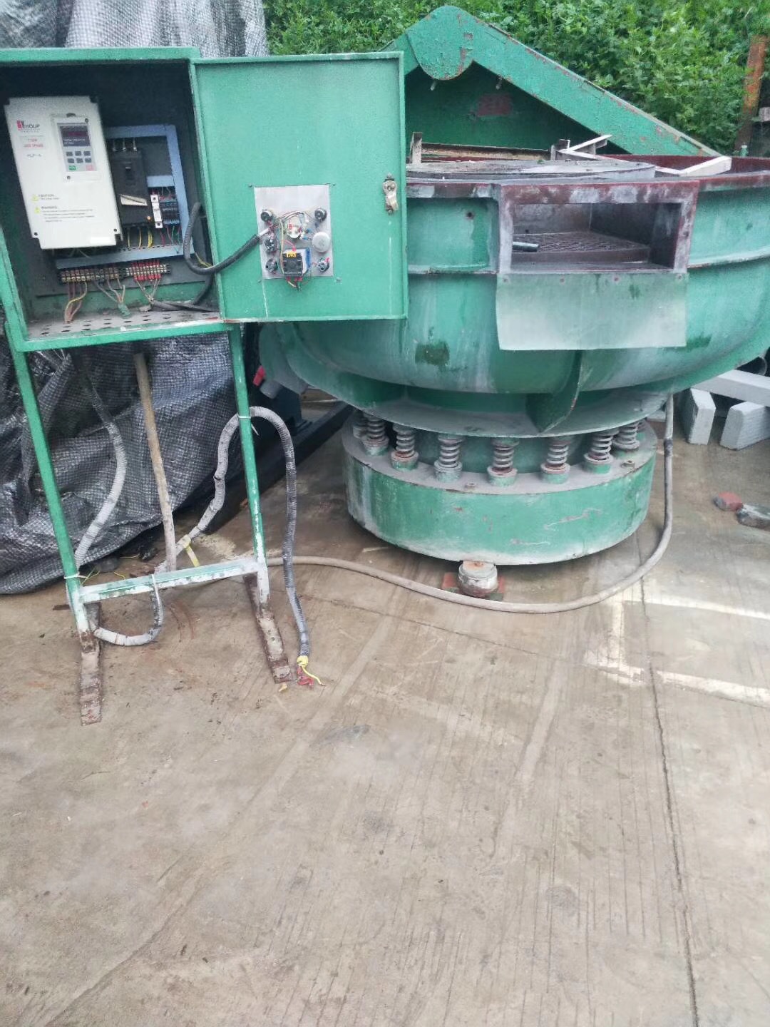 出售二手振动研磨机，二手台湾自动出料研磨机，多少升的都有