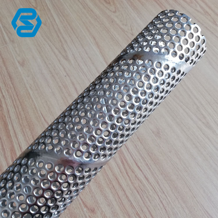 厂家定做不锈钢冲孔管耐腐蚀耐高温表面光滑不锈钢螺旋焊接冲孔管