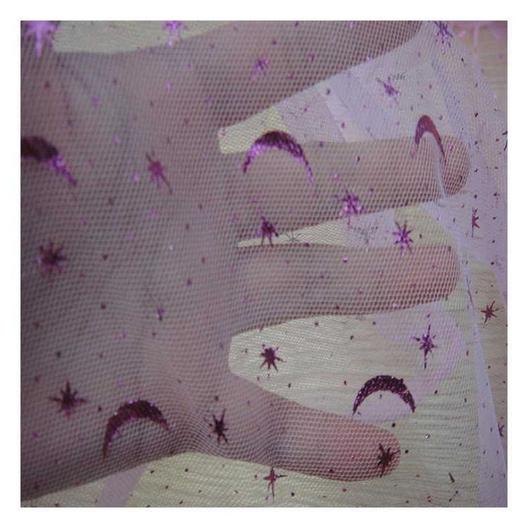 Fabricante de suministro de estrellas y luna tela de malla estampado de oro ropa infantil tela de escenario