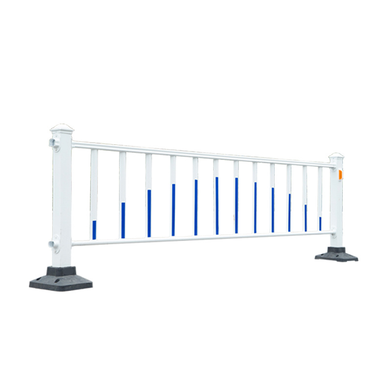 道路护栏交通隔离栏市政隔离栏锌钢市政道路围栏