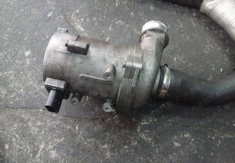 BMW applicable 730 LI/X5 automobile Water pump BMW N 52 Coolant pump 11517583836