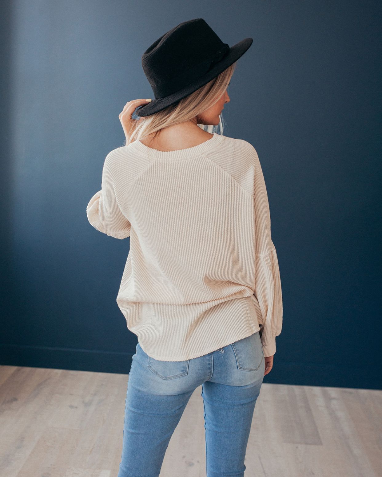 Autumn And Winter New Women Clothing Top Solid Color Lantern Sleeve Sweater in Sweatshirts