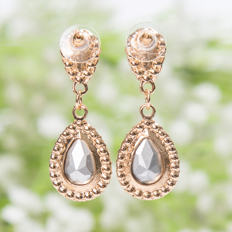 Alloy Material Water Droplets Pattern Women'S Gender Plating, Inlay Design 1 Pair Simple Style Shiny Water Droplets Plating Inlay Alloy Rhinestones Drop Earrings