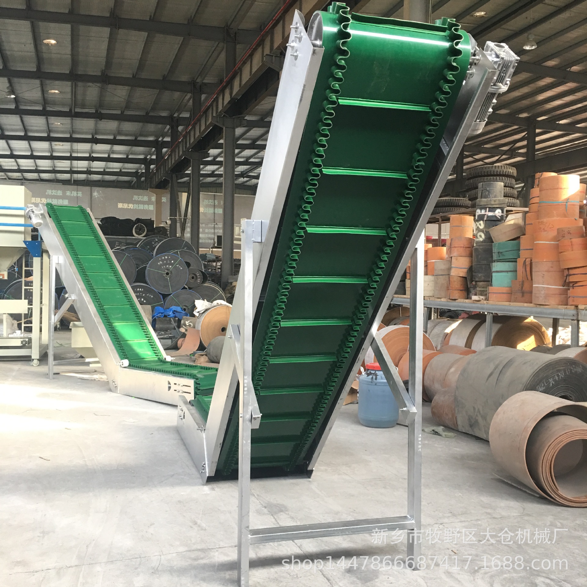 厂家直销折叠小型输送机 轻型爬坡上料机 pu白色带食品皮带传输机