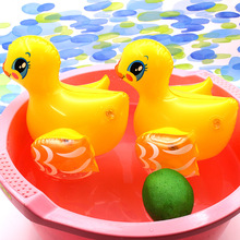 小型卡通可爱充气鸭子洗澡充气鸭子戏水充气游泳小黄鸭玩具批发