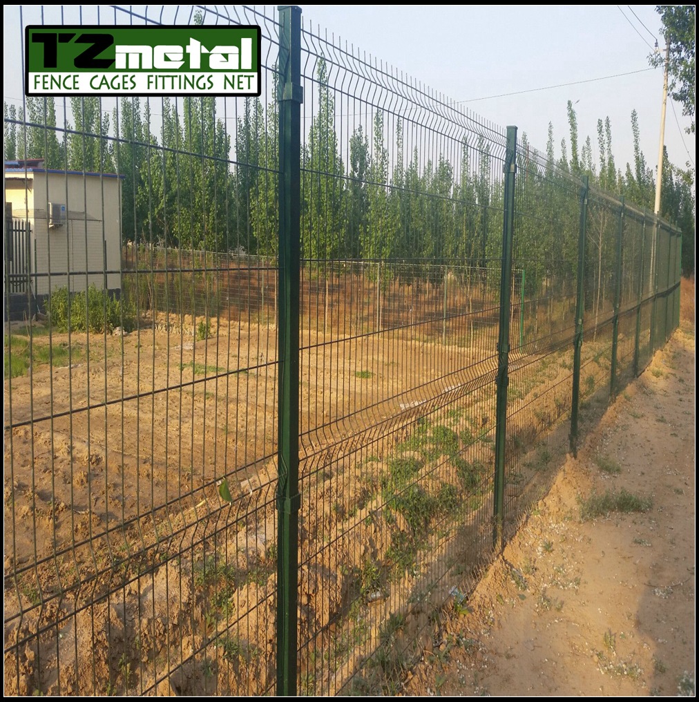 定制墨绿色包卡折弯护栏网 镀锌+喷塑10年质保