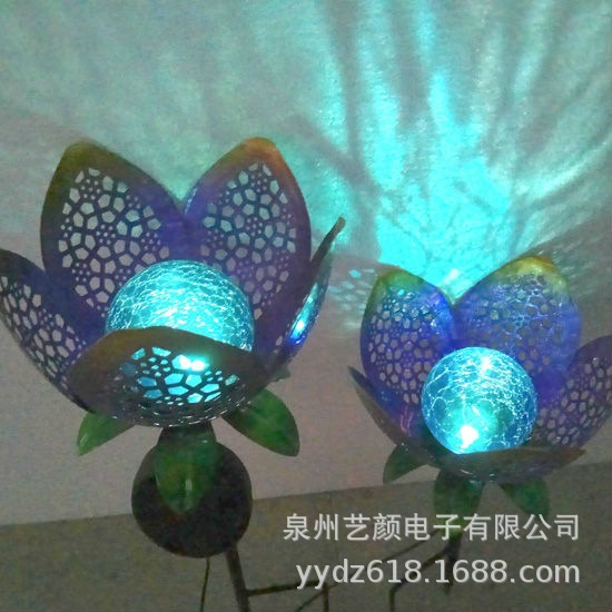 Fábrica en stock pelo recto solar flor hueca luz roja flor linterna proyección patrón luz hierro flor nuevo producto