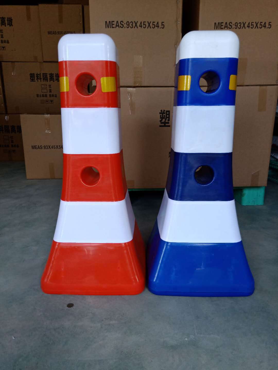 蓝白隔离墩橡胶路锥 水马红白隔离墩 组装式隔离墩装 PU路锥批发