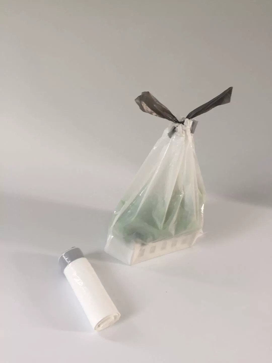 PE крена поставки фабрики мешок отброса шатона Drawstring автоматического заключительного белый