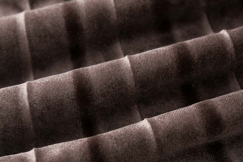 Dames rok geplooid van fluweel met mesh en goud accent_voghion.com