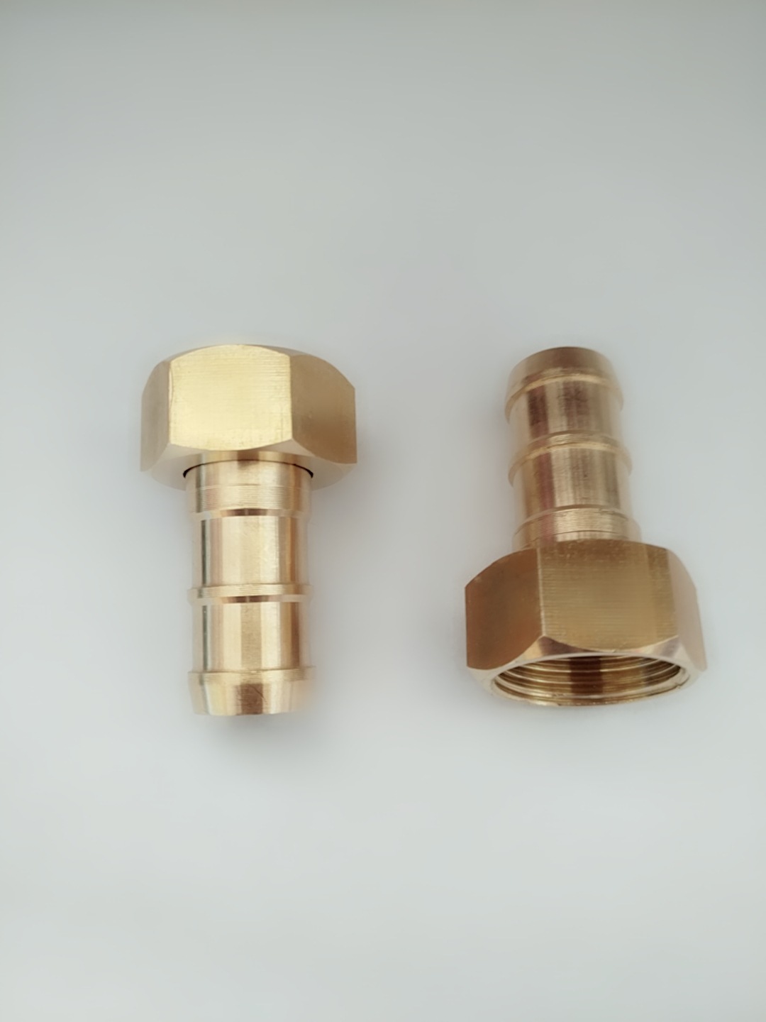 供应批发农用园林打药泵进水接头出水接头三缸柱塞泵打药泵配件。