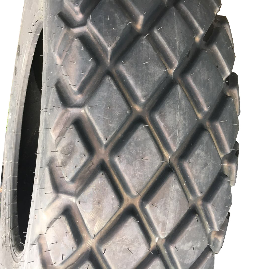 厂家直销16.9-30 大型斜交压路机轮胎 菱形花纹 前进全新三包