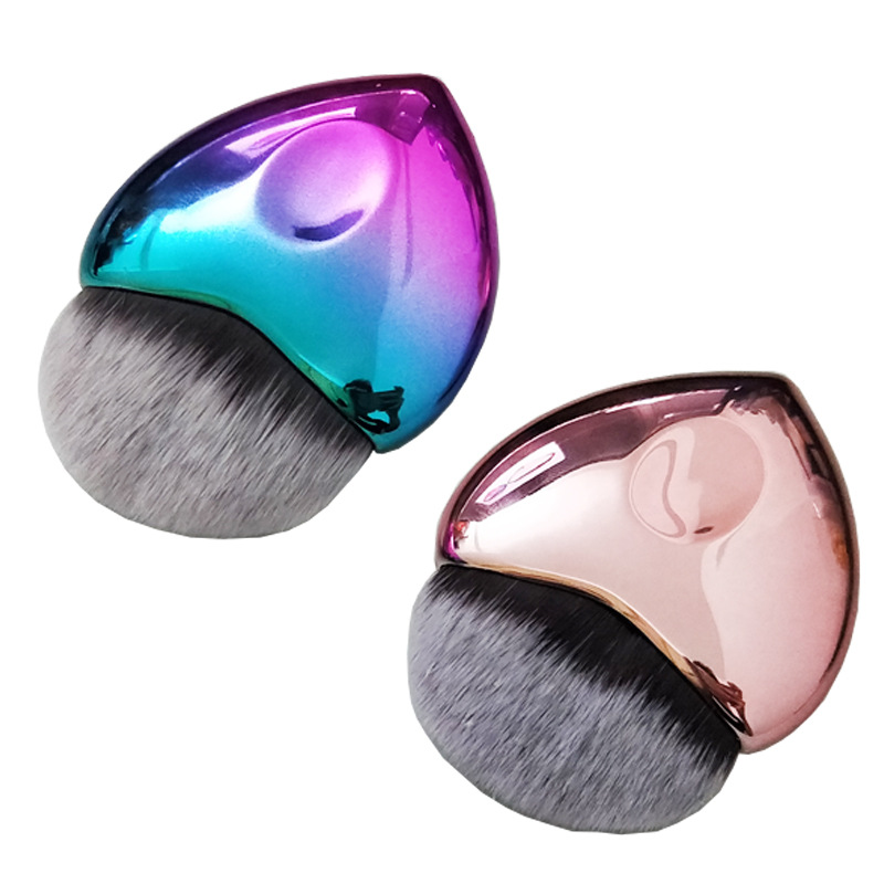 Heart-Shaped Makeup Brush - Image 5