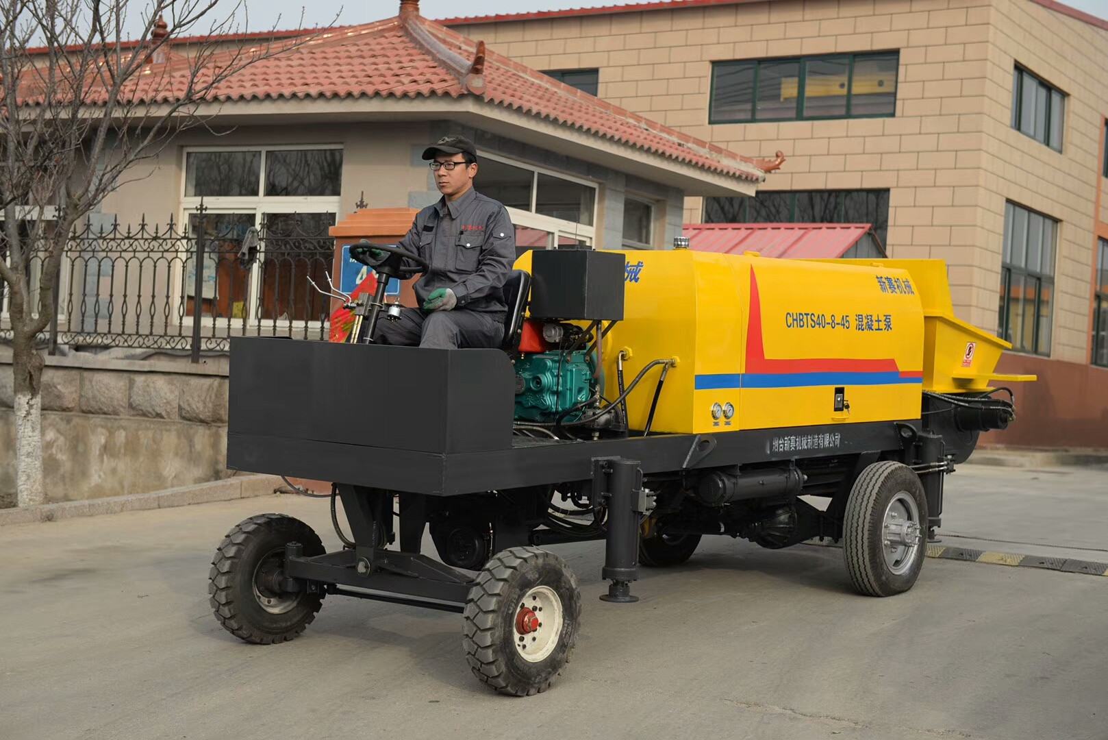 拖泵，小型拖泵，打地基用混凝土拖泵，自行走式拖泵 转场方便