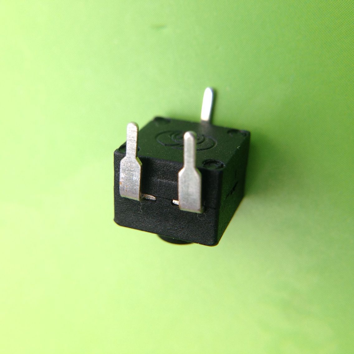 按钮按键手电筒切换开关1212两档三脚一开一关黑色塑胶生产厂家