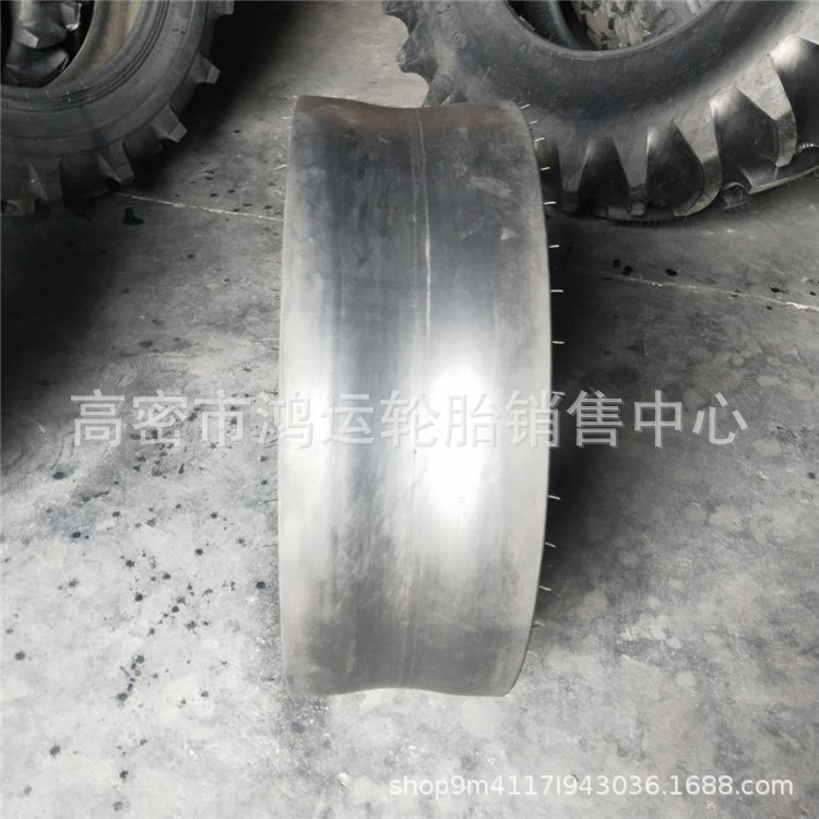 现货供应 10.5/80-16工程机械光面压路机轮胎 9.5/65-15 光面轮胎