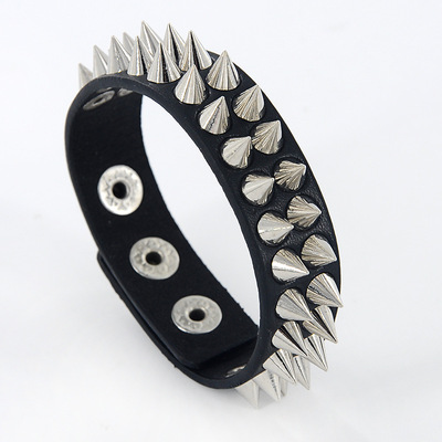 Women and men hot pole dance singers rivet Leather bracelet with punk wind nails fashion bracelets rivet buckle bracelet bracelet both men and women