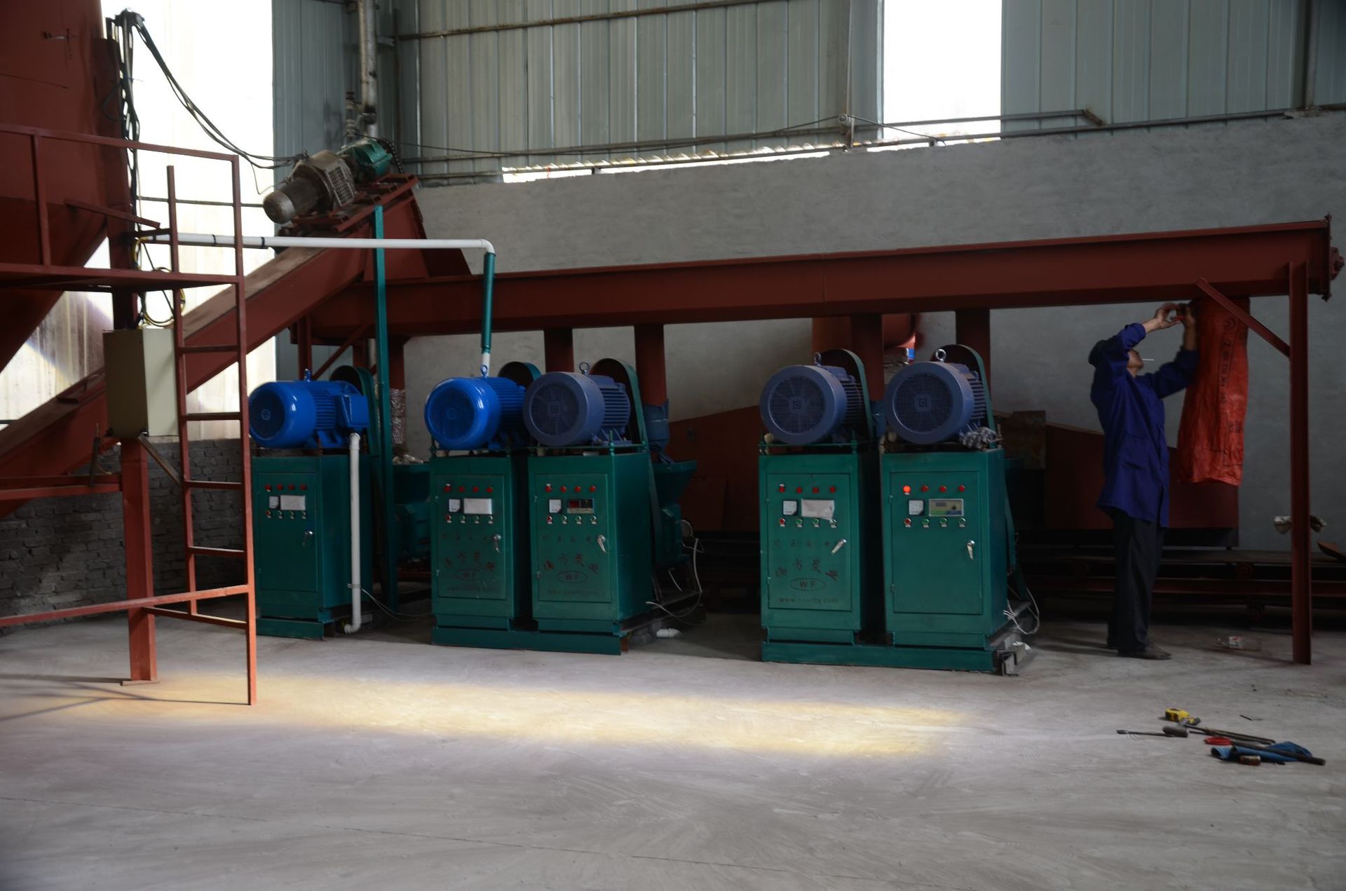 专业生产厂家直销，大型三回程木屑烘干机滚筒烘干机，竹粉烘干机|ms