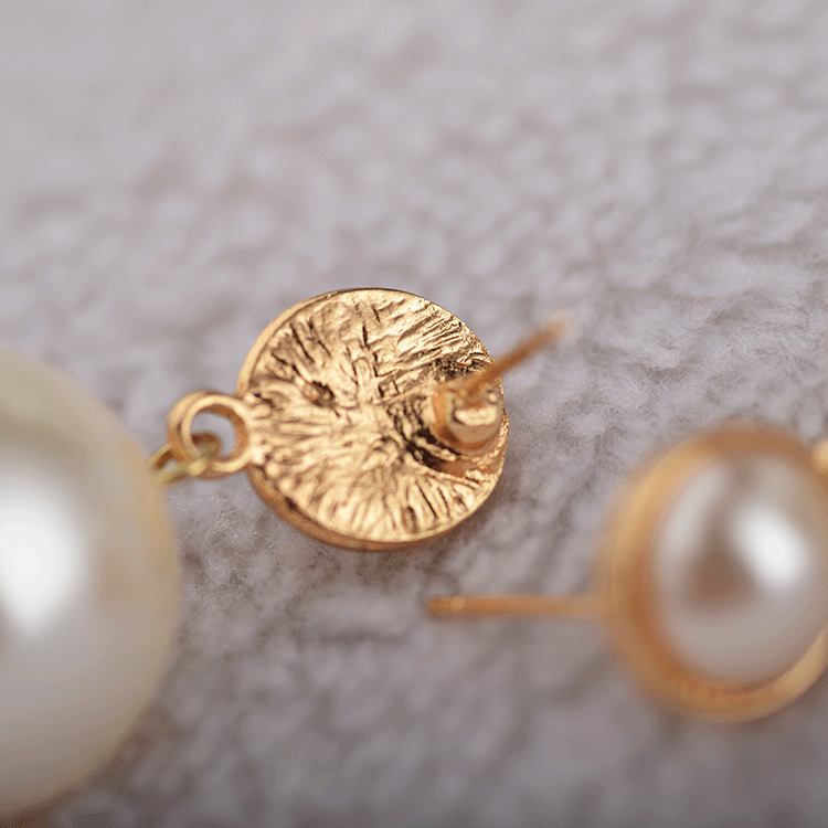 25g Weight Artificial Pearls Inlay Material Earrings Classification Wedding, Travel Occasion Alloy Material Printing Pattern Women'S Gender Inlaid Pearls Design Gold Color Korean Large Series Of Long String Pearl Earrings 7