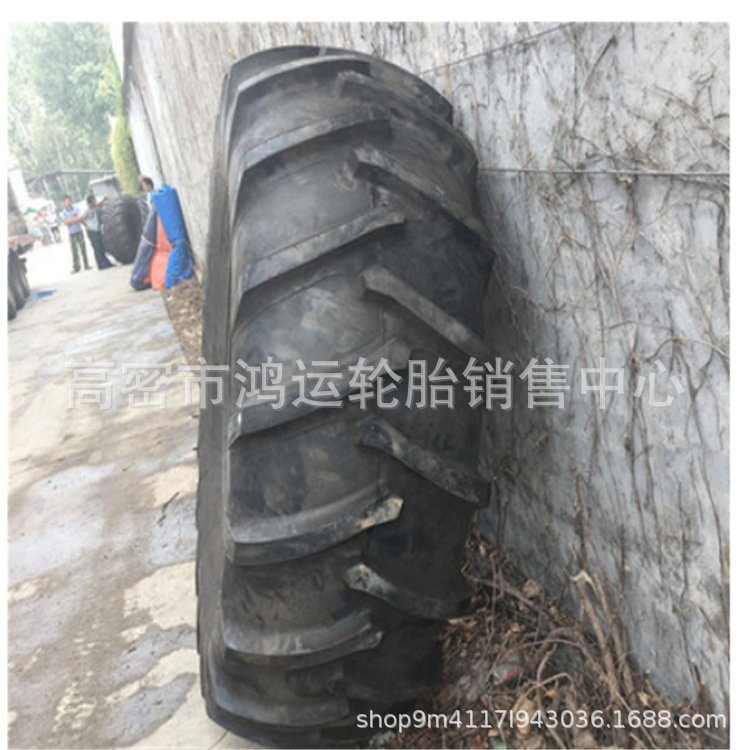 现货供应24.5-32农用机械大马力收割机轮胎人字拖拉机轮胎24.5-32