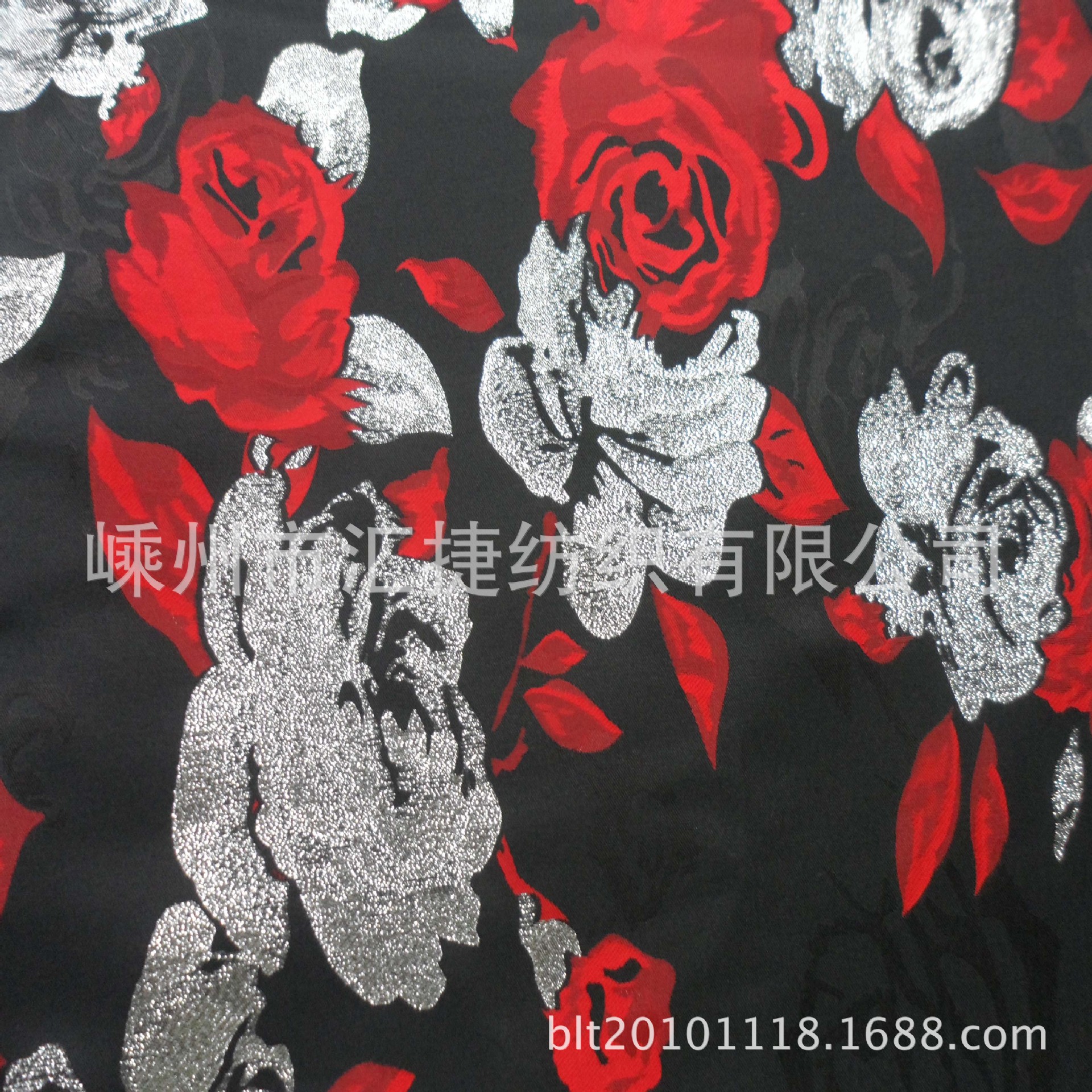 嵊州工厂供应新品精美玫瑰花纹金属丝色织大提花服装面料