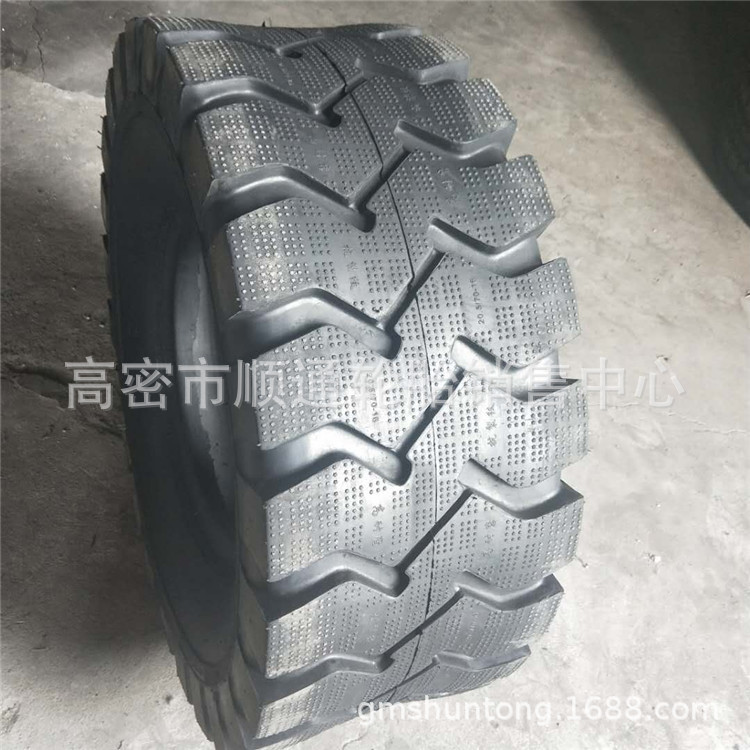 20铲车轮胎20.5/70-16装载机23.5/70-16轮胎16/70-24 钢丝