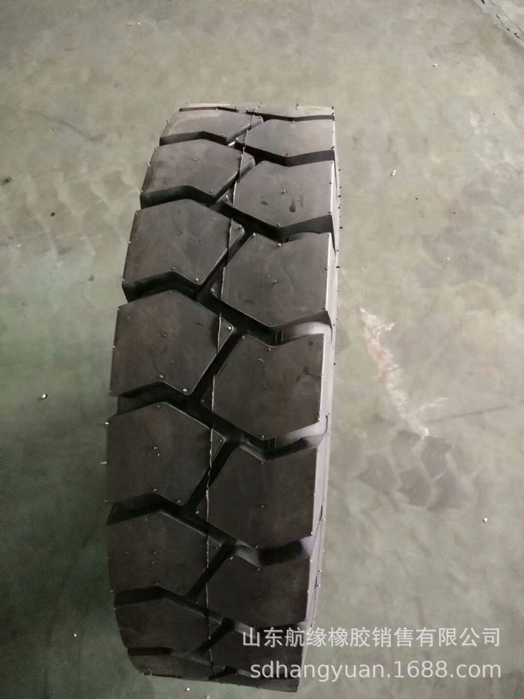 825-16 叉车实心轮胎 加厚耐磨防滑耐刺扎 大量现货 三包品质实心