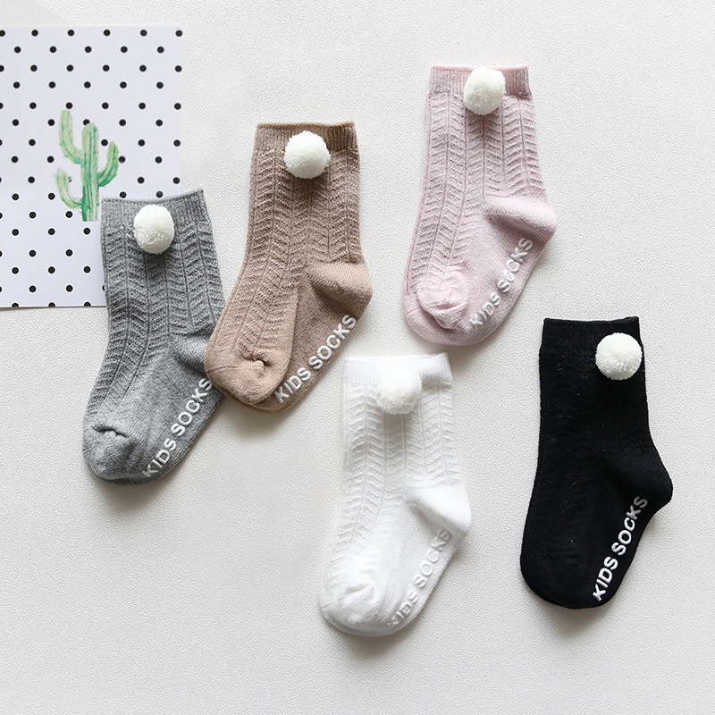 Nuevos calcetines para bebés de otoño e invierno que dispensan antideslizantes sin hueso boca suelta bebé recién nacido 0-1 años de edad bola calcetines de algodón para niños