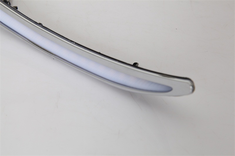 Aplicable a la luz diurna de GS Junwei GS Luz de niebla Luz de modificación Luz de parachoques delantero