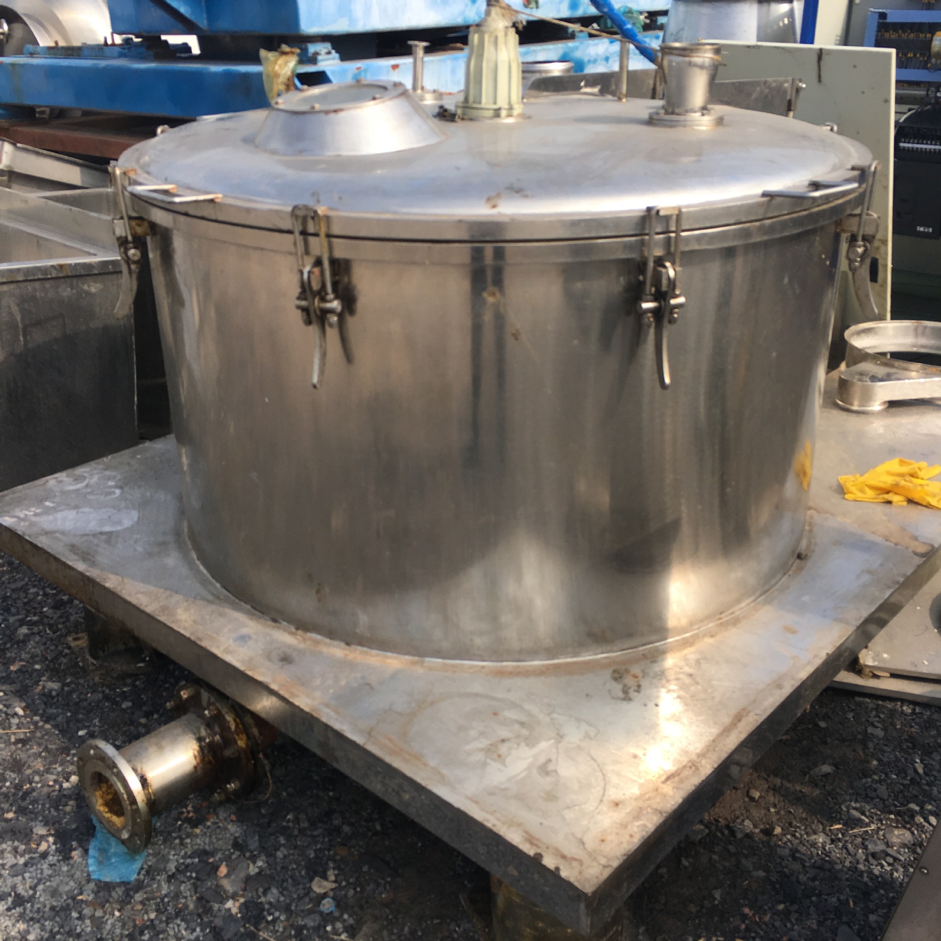 供应二手吊带离心机 二手平板吊袋离心机 密闭沉降下卸料离心机