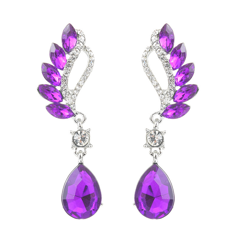 Elegant trend earrings drop-shaped