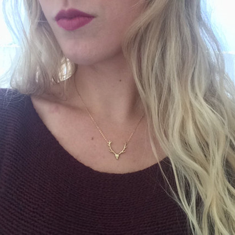 Simple Antler Necklace Christmas Elk Reindeer Pendant Necklace Female Clavicle Chain Fawn Antler Nec