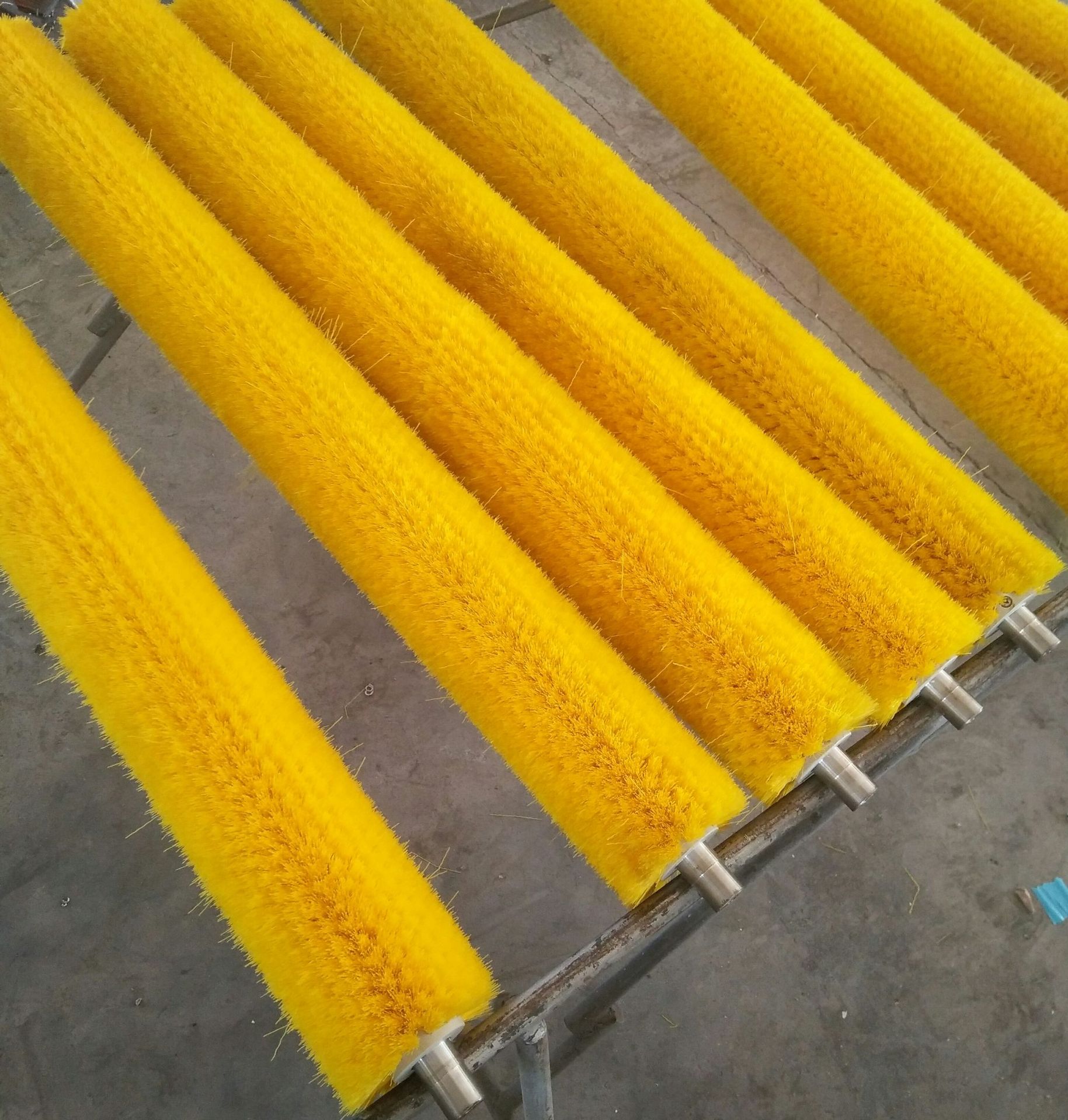 供应涂色机毛刷  。拉丝机毛刷 ，毛刷辊