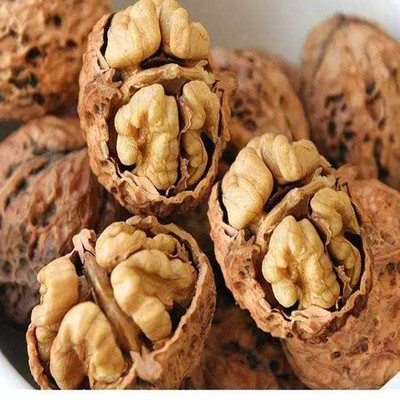 厂家直销云南纸皮大核桃 薄皮核桃手捏挤碎 散装直批