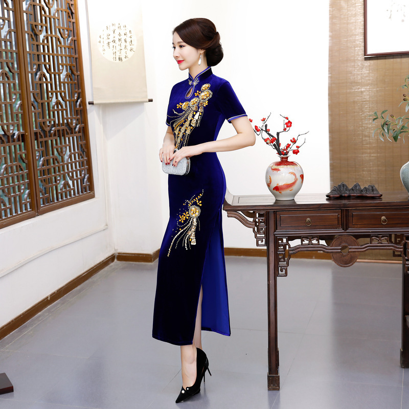 Chinese Dresses Qipao for women robe chinoise cheongsam Handmade nail bead long gold velvet wedding cheongsam dress on show