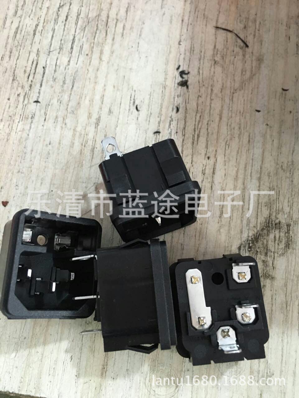 AC品字插座 电源插座AC03 二合一带保险丝插座器具插座