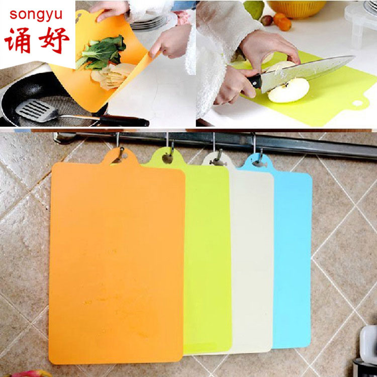 Kitchen Bend Antibacterial wear-resisting Soft classification chopping block suspension Cutting board Home simple and easy Vegetable board