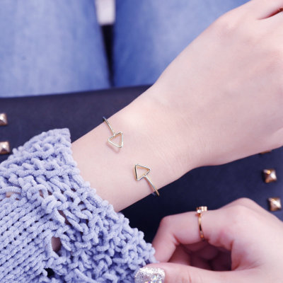 Jewelry wholesale Korean Edition Simplicity rose Gold and silver Bracelet Bracelet Triangle Opening girl student jewelry student Customize